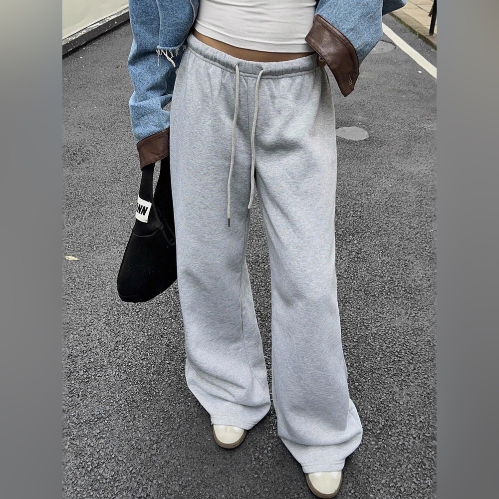 Wide Leg Sweatpants with Drawstring - Picture 3 of 5
